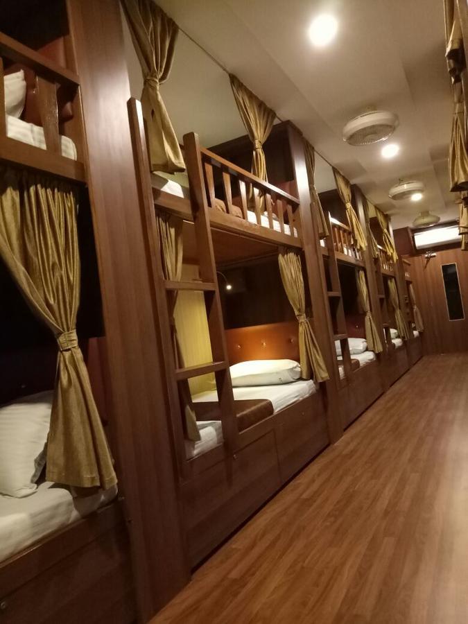 Classic Dormitory Мумбаи Экстерьер фото